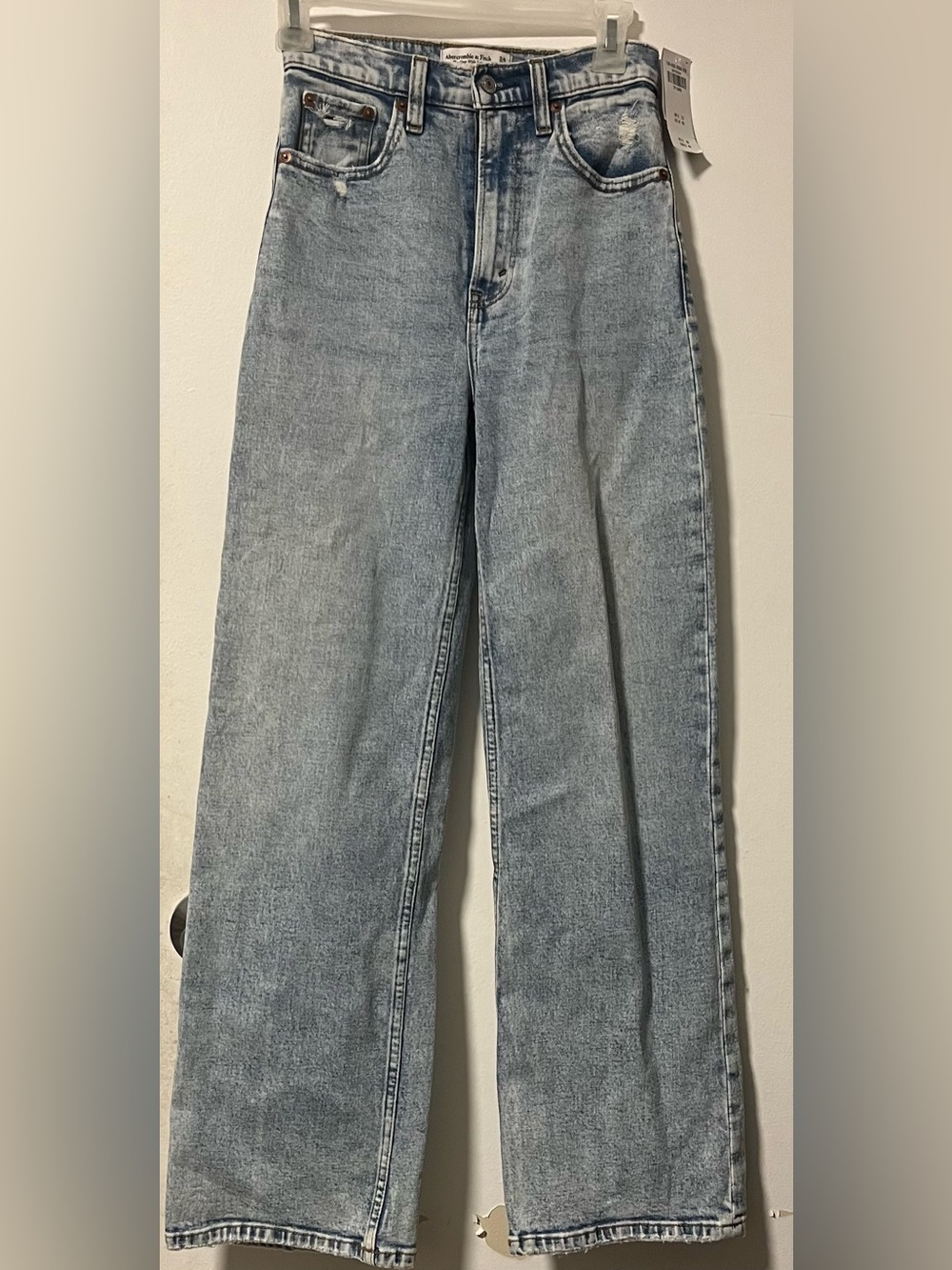 Abercrombie & Fitch Women's Light Wash Relaxed Wide Jeans